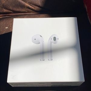 AirPods box